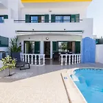 Hébergement de vacances #039 Family Private Pool Ac