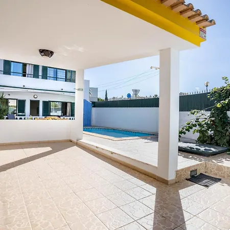 Semesterbostad #039 Family Private Pool Ac